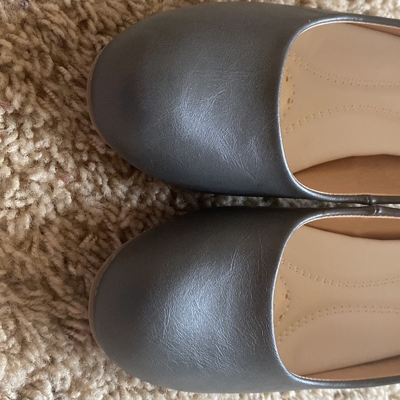 Grey pumps - Picture 3 of 6